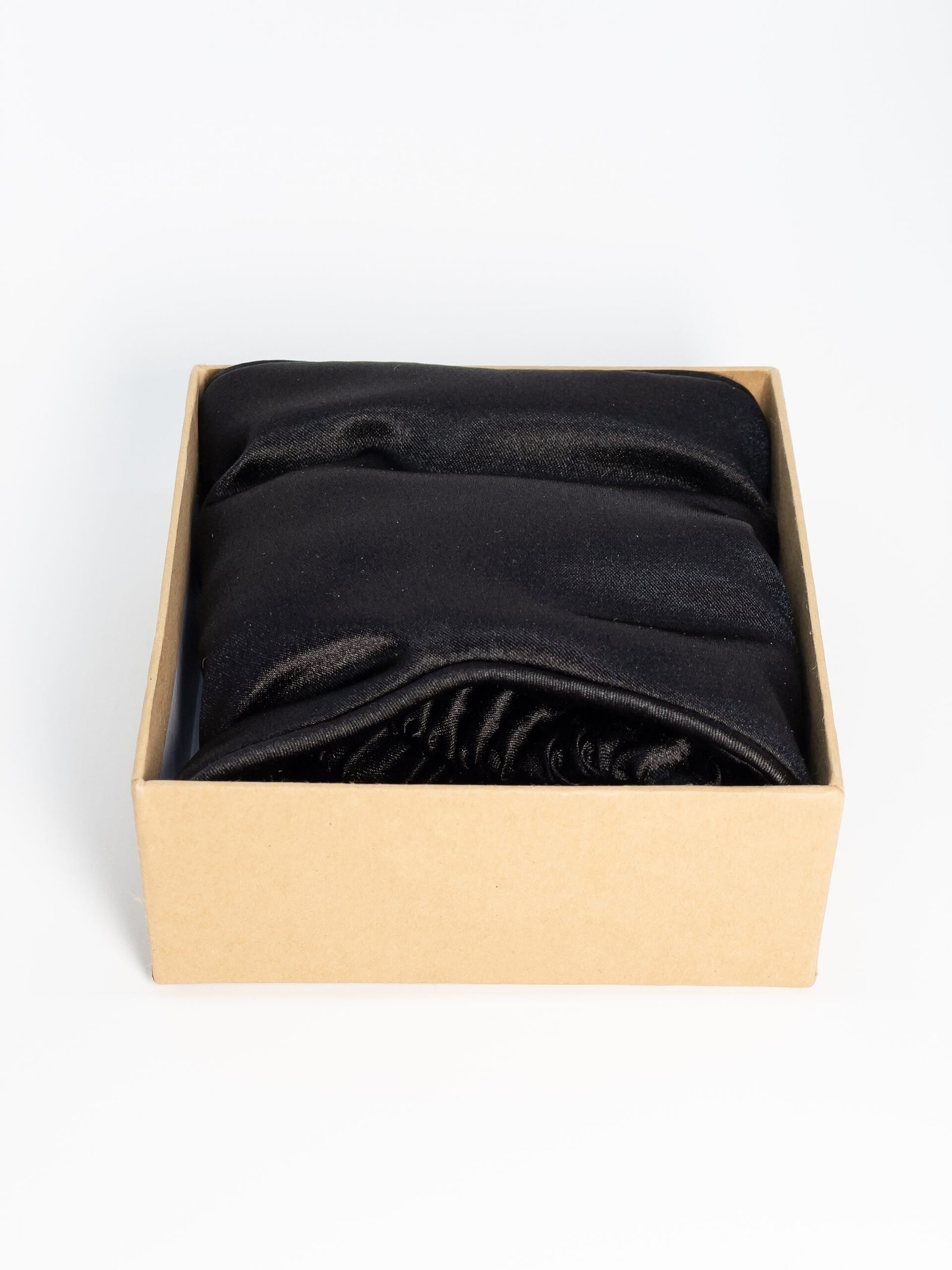 accessories-sleep-mask-2 Silky Sleep Mask - Image 4